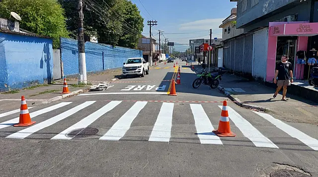São Vicente amplia sinalização viária na Avenida Senador Salgado Filho