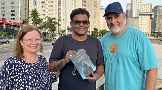 Ex-Morador de Rua rescreve sua história e vira autor de livro em São Vicente