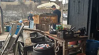 Guarujá autua ferros velhos durante operação