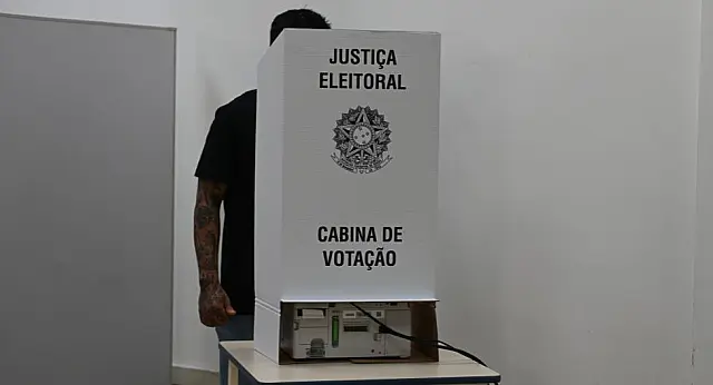 Saiba quem é obrigado a votar e quem tem o voto facultativo