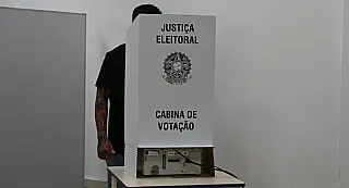 Saiba quem é obrigado a votar e quem tem o voto facultativo
