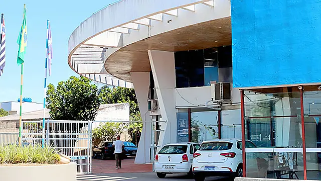 Concurso da Secretaria Municipal de Educação de Itanhaém oferece 106 vagas e salários de até R$ 6,5 mil