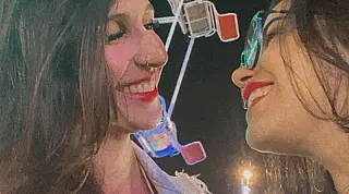 Casal LGBTQIA+ celebra sonho de oficializar união no Casamento Comunitário de São Vicente neste domingo (13)