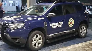 Guarda Civil de Cubatão apreende adolescentes com motocicleta furtada durante patrulhamento na cidade