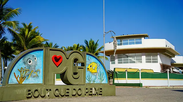 Evento “Meninas de Areia” faz homenagem à beira-mar com escultura e  poesia nesta sexta