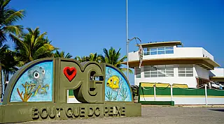 Evento “Meninas de Areia” faz homenagem à beira-mar com escultura e  poesia nesta sexta