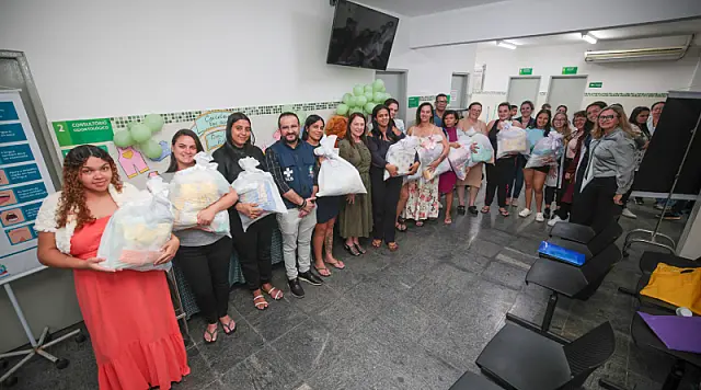 Fundo Social entrega enxovais do projeto “Mãe Coruja” a gestantes da  Usafa Mirim II