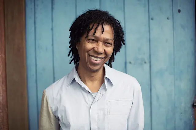 Djavan: A História do maior poeta da Música Brasileira
