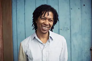 Djavan: A História do maior poeta da Música Brasileira