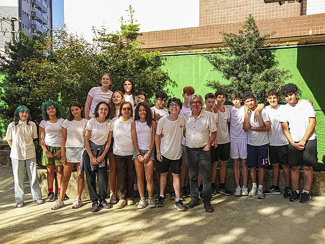 Aos cuidados de Robson - Romeu e Julieta no teatro Guarany, apresentação gratuita nesta quinta e sexta com alunos da Escola Waldorf Santos