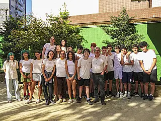 Aos cuidados de Robson - Romeu e Julieta no teatro Guarany, apresentação gratuita nesta quinta e sexta com alunos da Escola Waldorf Santos