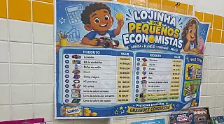 Alunos da rede municipal de São Vicente participam de lojinha coletiva para aprender sobre educação financeira