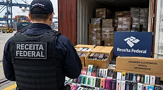 Receita Federal intercepta carga ilegal com cerca de 200 mil vapes no Porto de Santos em ação contra o contrabando