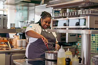 No Setembro Amarelo, Abrasel reforça ferramenta gratuita para bares e restaurantes cumprirem a NR-1