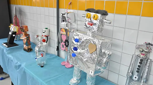 São Vicente incentiva criatividade e sustentabilidade aos alunos com exposição "Robôs Criativos"