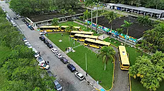 Bertioga entrega seis novos ônibus e amplia conforto e acessibilidade no transporte escolar