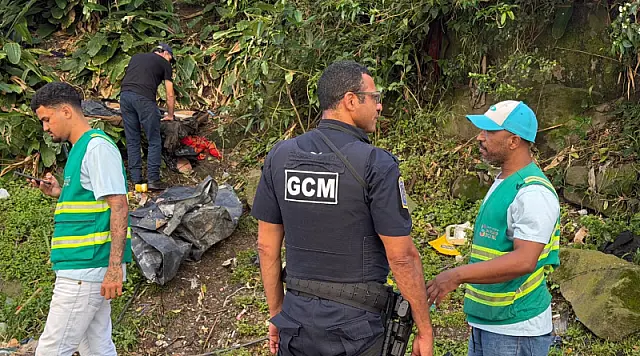 Operação Dignidade leva limpeza e atendimento social a diferentes pontos de São Vicente