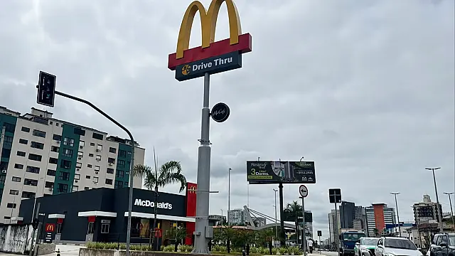 McDonald's inaugura novo restaurante em Santos