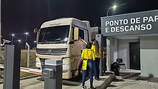 Motoristas recebem orientações sobre Romaria Segura durante o feriado