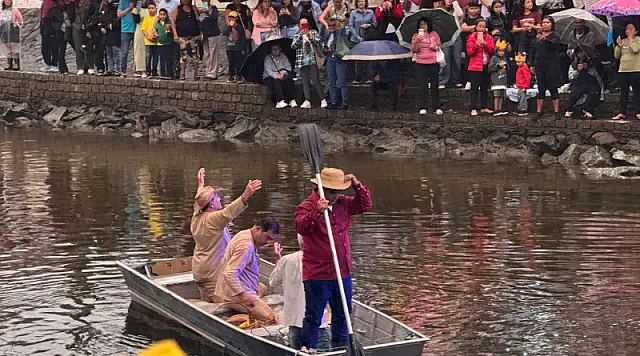 Sob chuva, fé e tradição marcam a Festa da Padroeira em Mongaguá