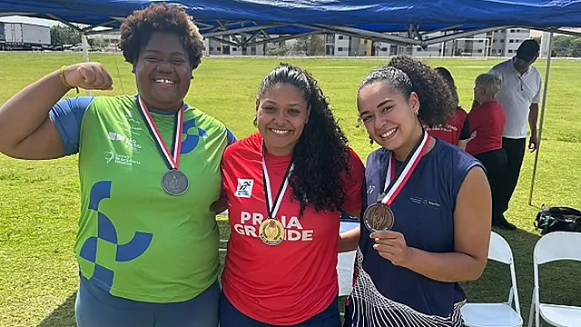 Rafaela Cristina brilha no lançamento de disco e conquista primeiro  ouro do Time PG nos Abertos