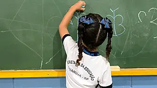 Decreto do prefeito Farid Madi institui a Política Municipal de Alfabetização de Guarujá