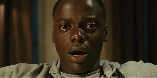 Nesta sexta, o Vil Cine Clube exibe Corra, vencedor do Oscar de Melhor Roteiro Original