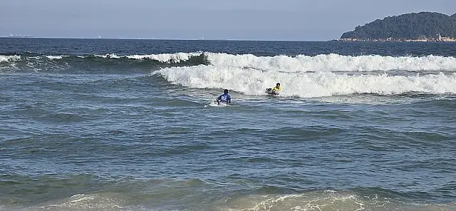 Guarujá Open consagra campeões brasileiros de bodyboarding na Praia do Tombo