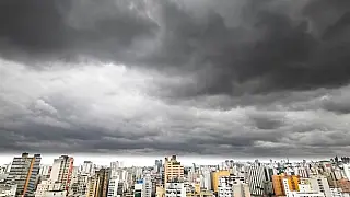 Defesa Civil alerta para chuvas intensas e mobiliza Gabinete de Crise nesta terça-feira (6)