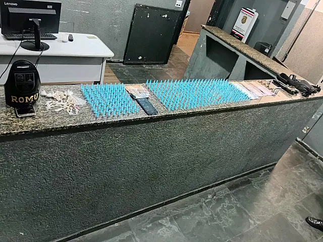 GCM apreende mais de 400 porções de drogas e detém suspeito de tráfico em São Vicente