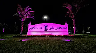 Riviera abriu Outubro Rosa com iluminação especial