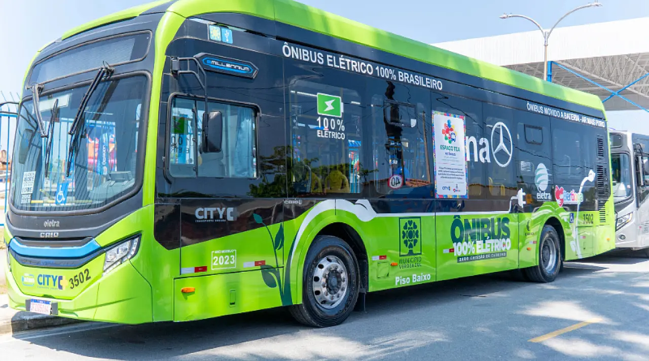 Bertioga entrega Espaço TEA nos ônibus e amplia inclusão no transporte coletivo