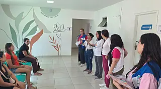 ESF Bitaru promove palestra de conscientização contra o câncer de mama