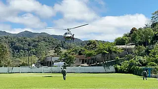 Governo de SP utiliza helicópteros para levar tratamento de esgoto a famílias do Quilombo Bombas, no Vale do Ribeira