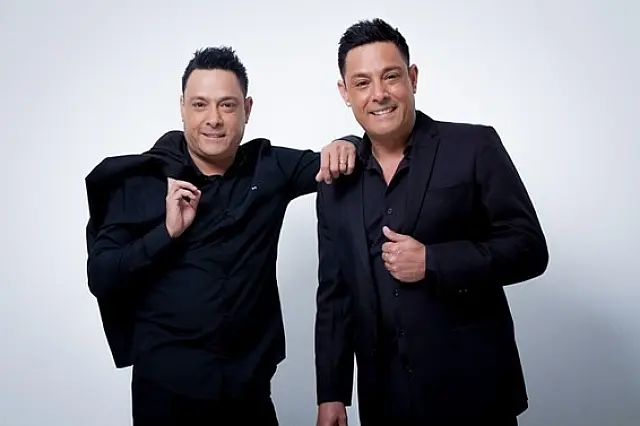 Vavá e Márcio fazem show gratuito no Brisamar Shopping neste domingo (18)