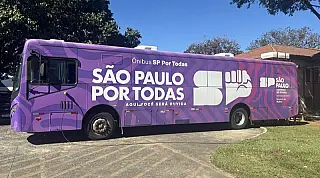 Ônibus SP Por Todas leva orientação sobre direitos às mulheres de Cubatão